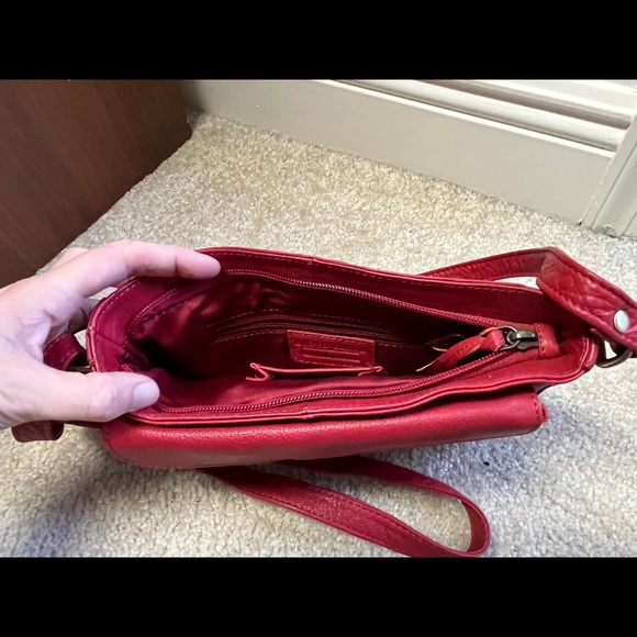 Lloyd baker leather shoulder bag. New with tags. Red. - Picture 3 of 9
